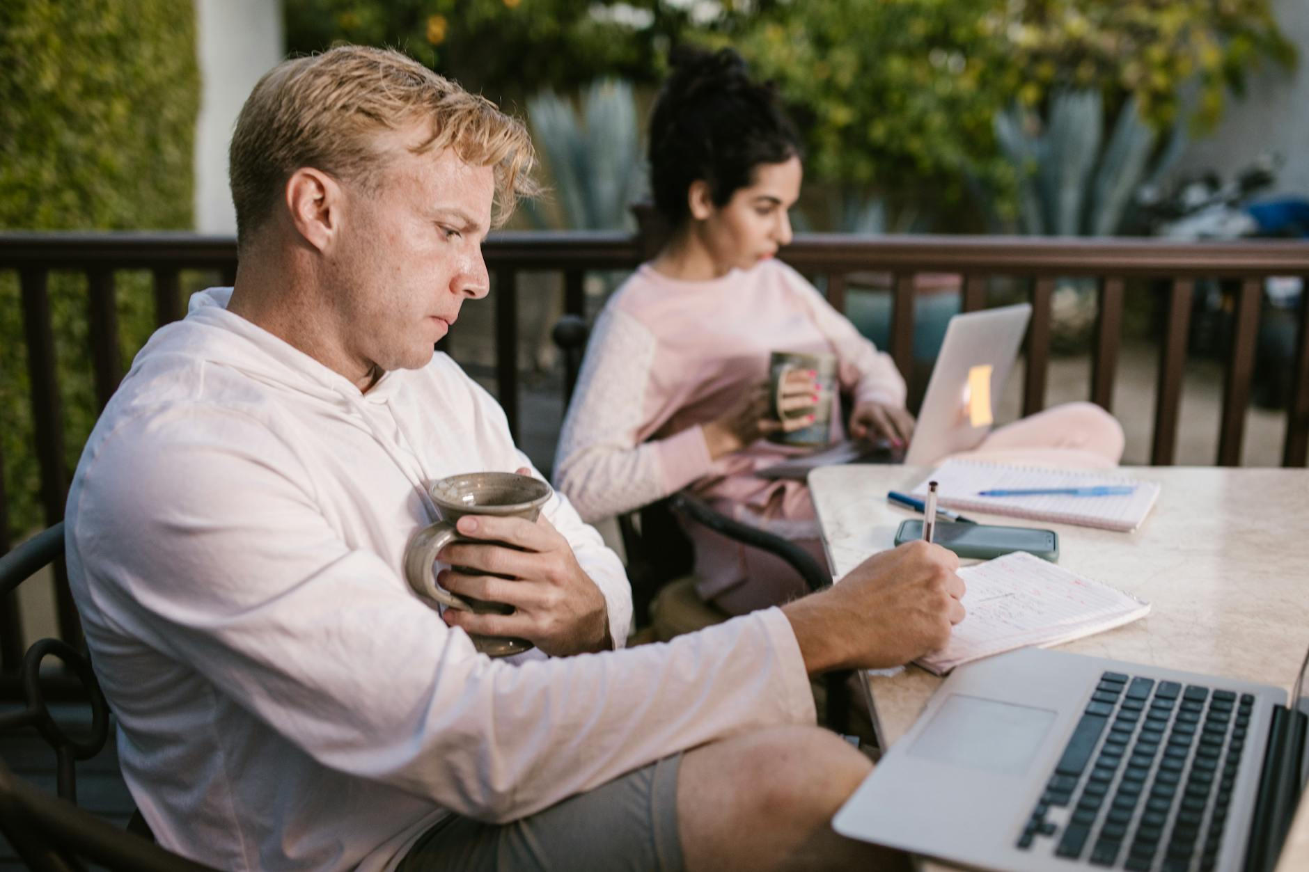 How to Stay Focused Working From Home - Prime Reviews Pro