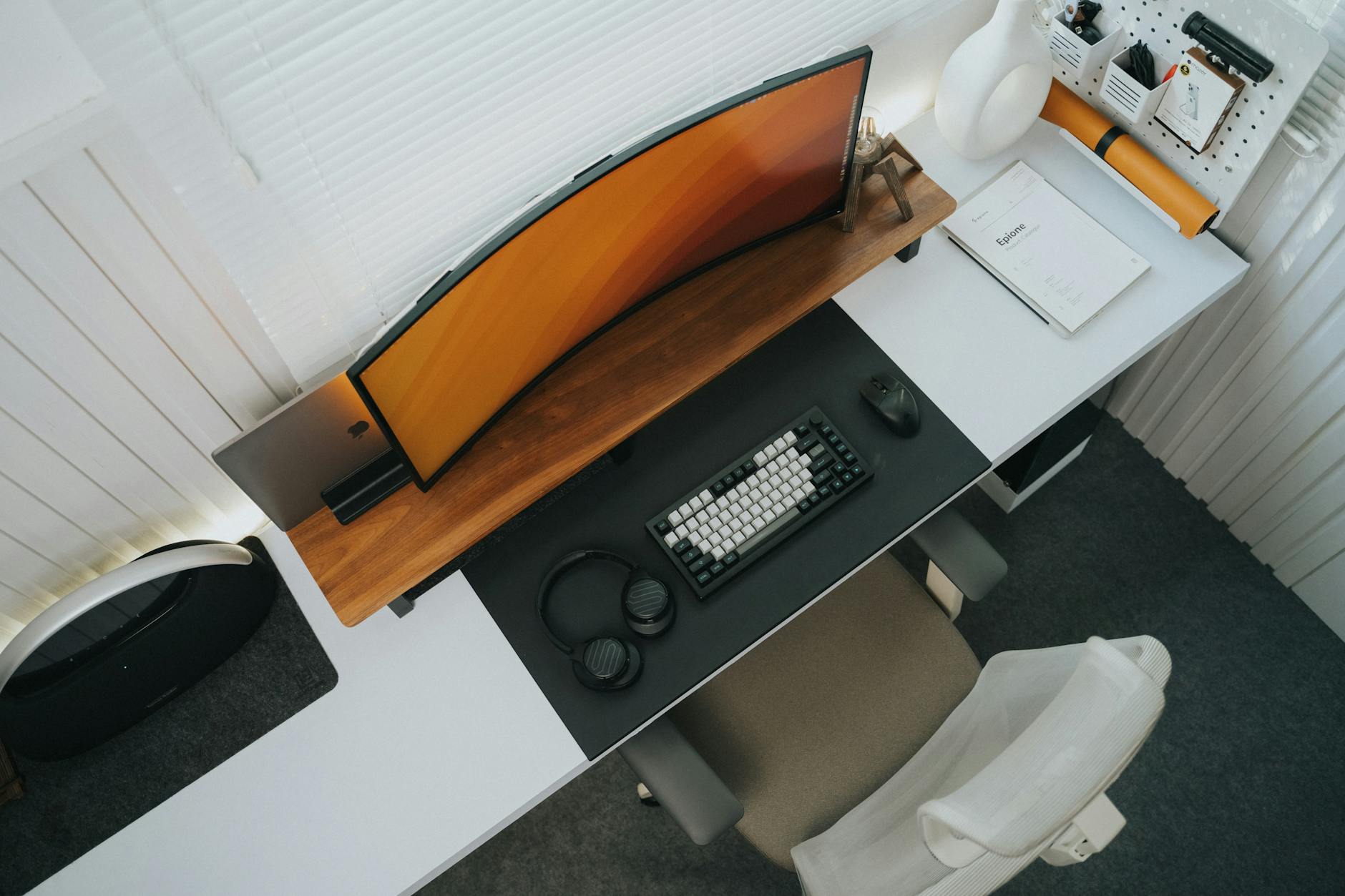 Ultrawide or Triple Monitors: The Home Office Showdown - Prime Reviews Pro