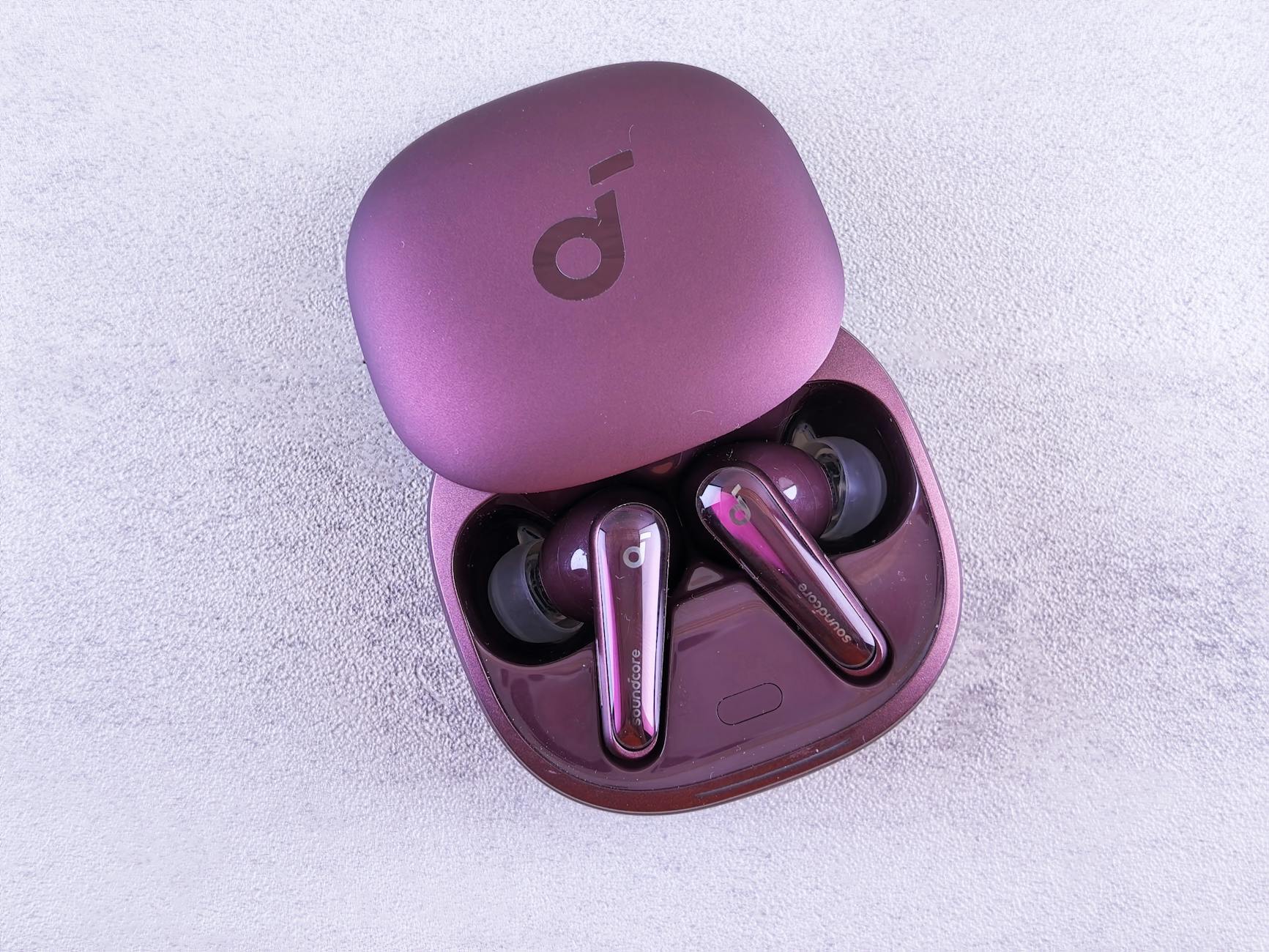 Headphones or Earbuds: What's Best? — Headphones vs Earbuds 2026: Which Is Better?