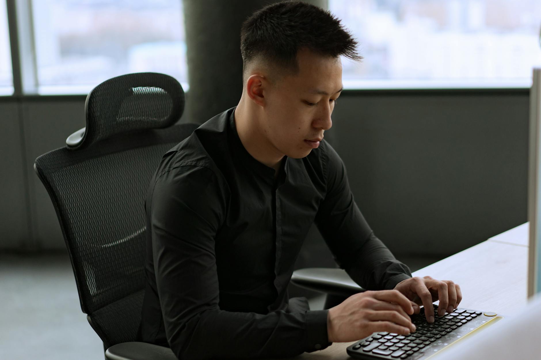 Herman Miller Aeron vs Secretlab Titan 2026 — Frequently Asked Questions