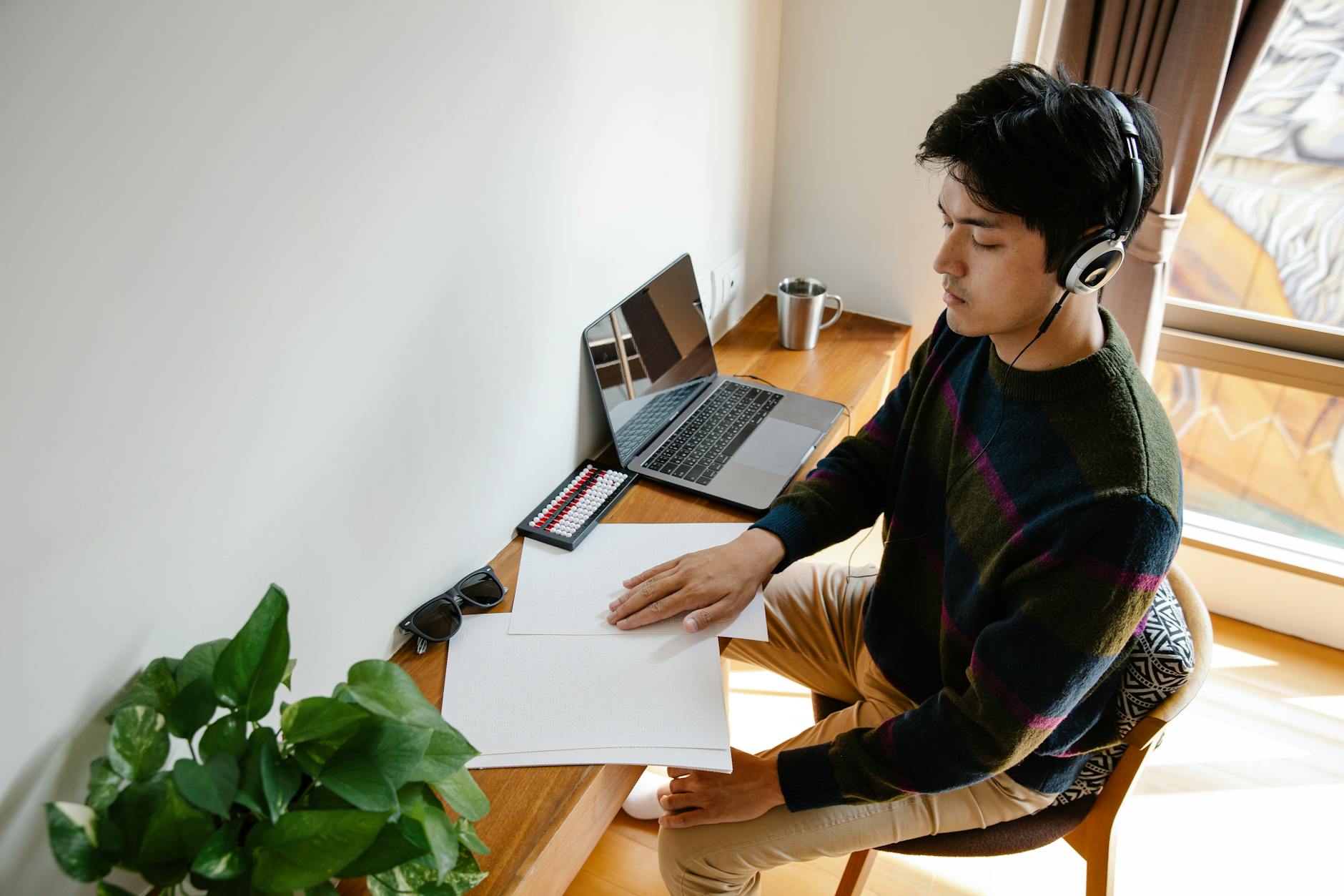 How to Stay Focused Working from Home — FAQ: Your 2026 Home Office Questions, Answered