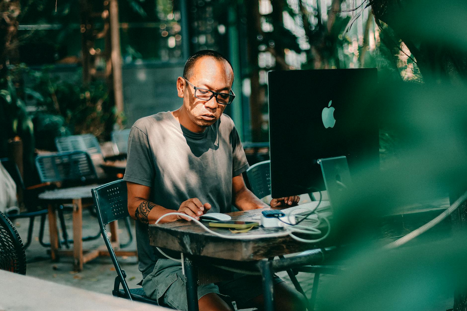 Which Printer Works Best With Your Mac? — Real-World Scenarios: Office Chair Mesh vs Leather: Which to Buy? Printer Fits