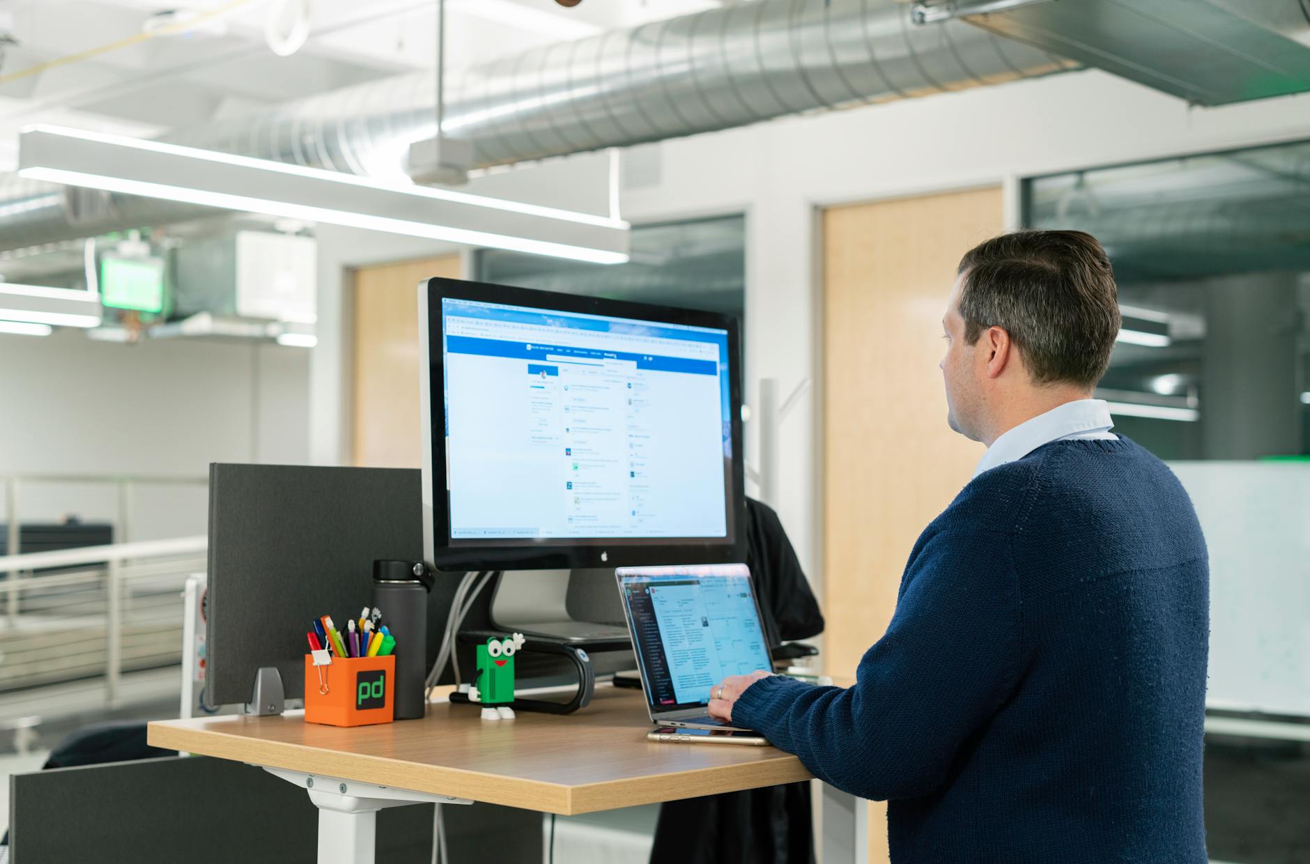 Best Standing Desk Singapore: Top 5 — Best Standing Desk Singapore 2026: Top 5 Ranked
