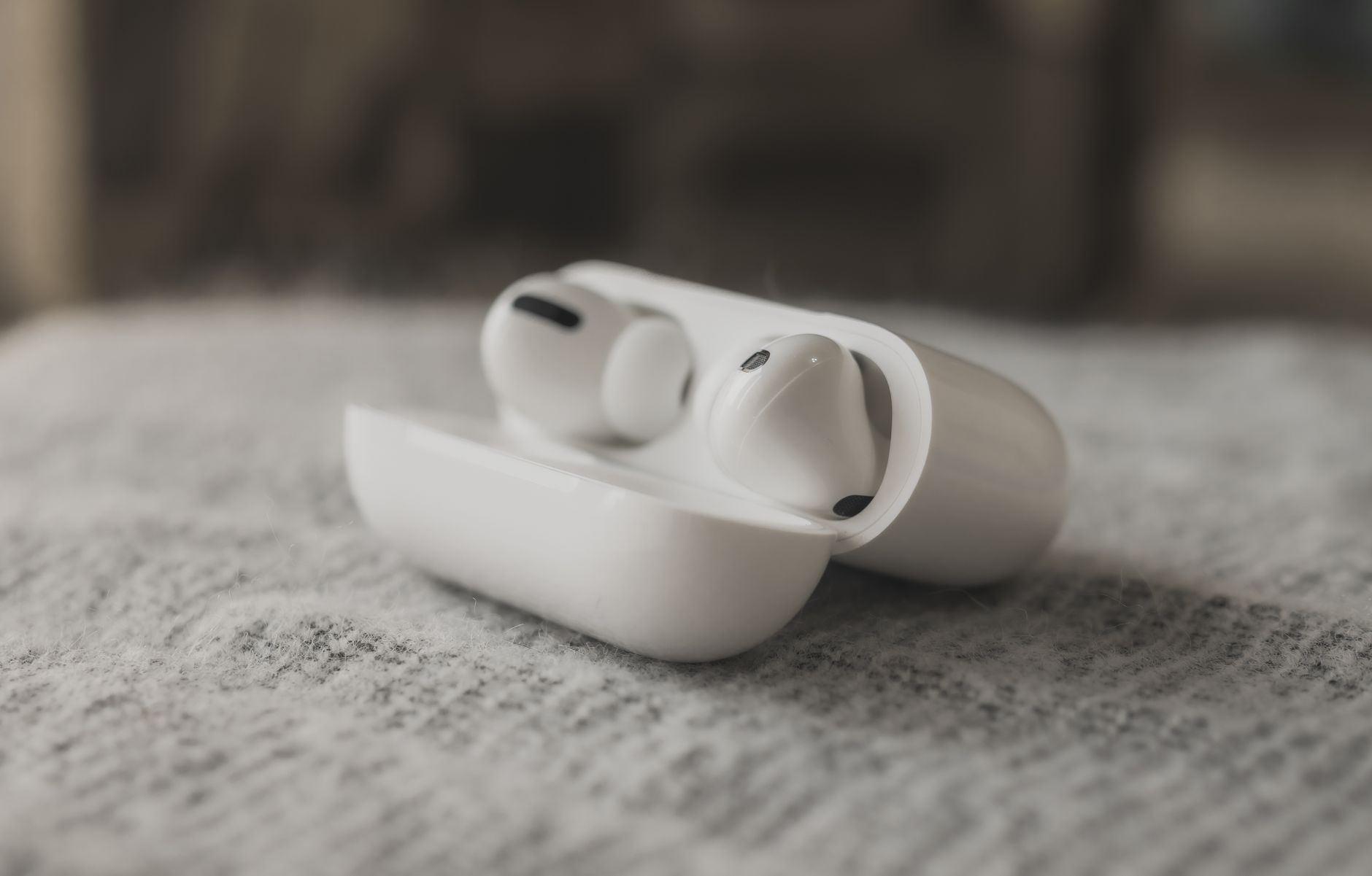 Headphones or AirPods in 2026? The Truth Might Surprise You - Prime Reviews Pro