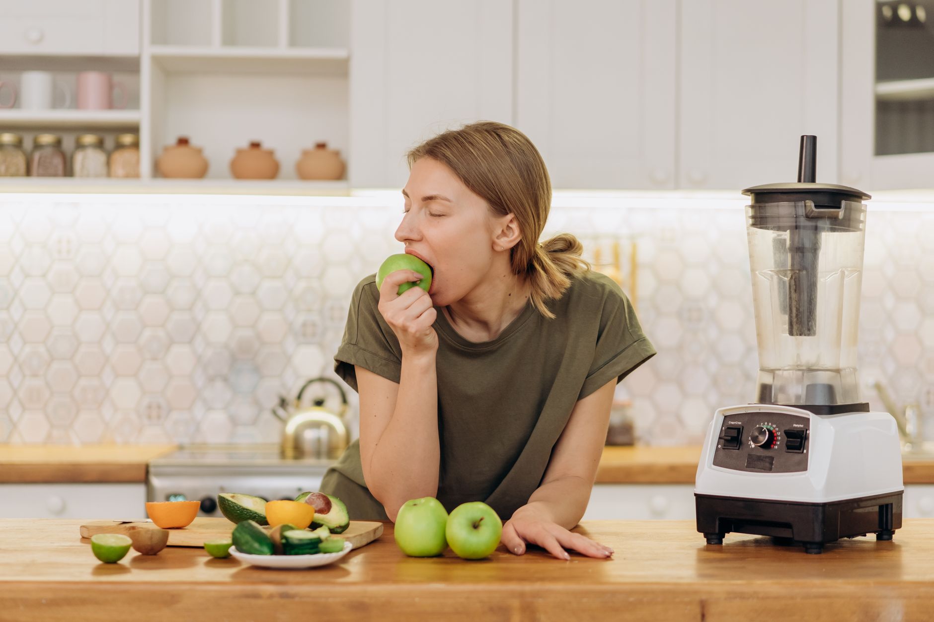 Blender vs NutriBullet: Which suits your home office kitchen? - Prime Reviews Pro