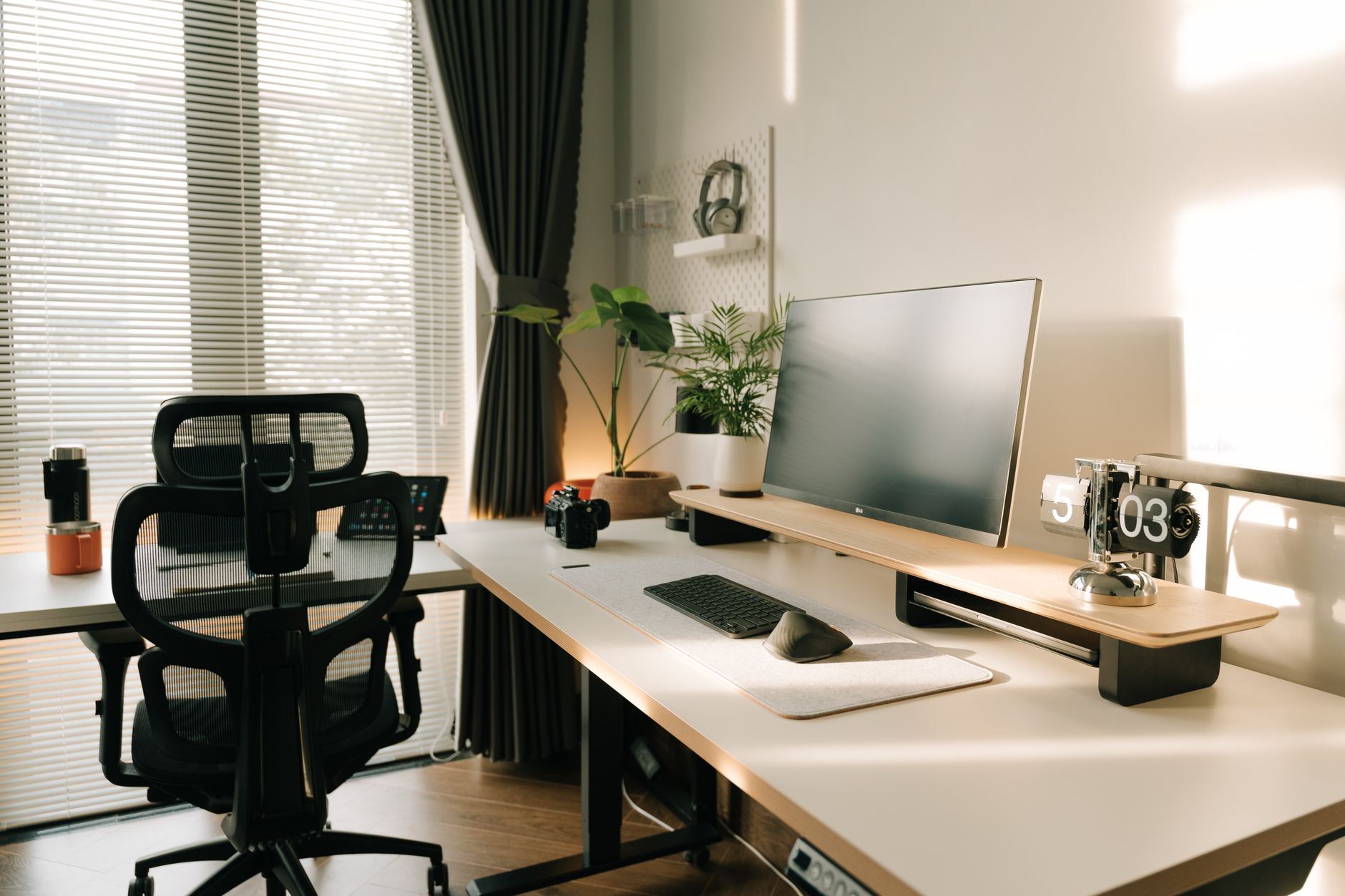 2026 Home Office Refresh: New Setup vs My Old Desk—Which Wins? - Prime Reviews Pro