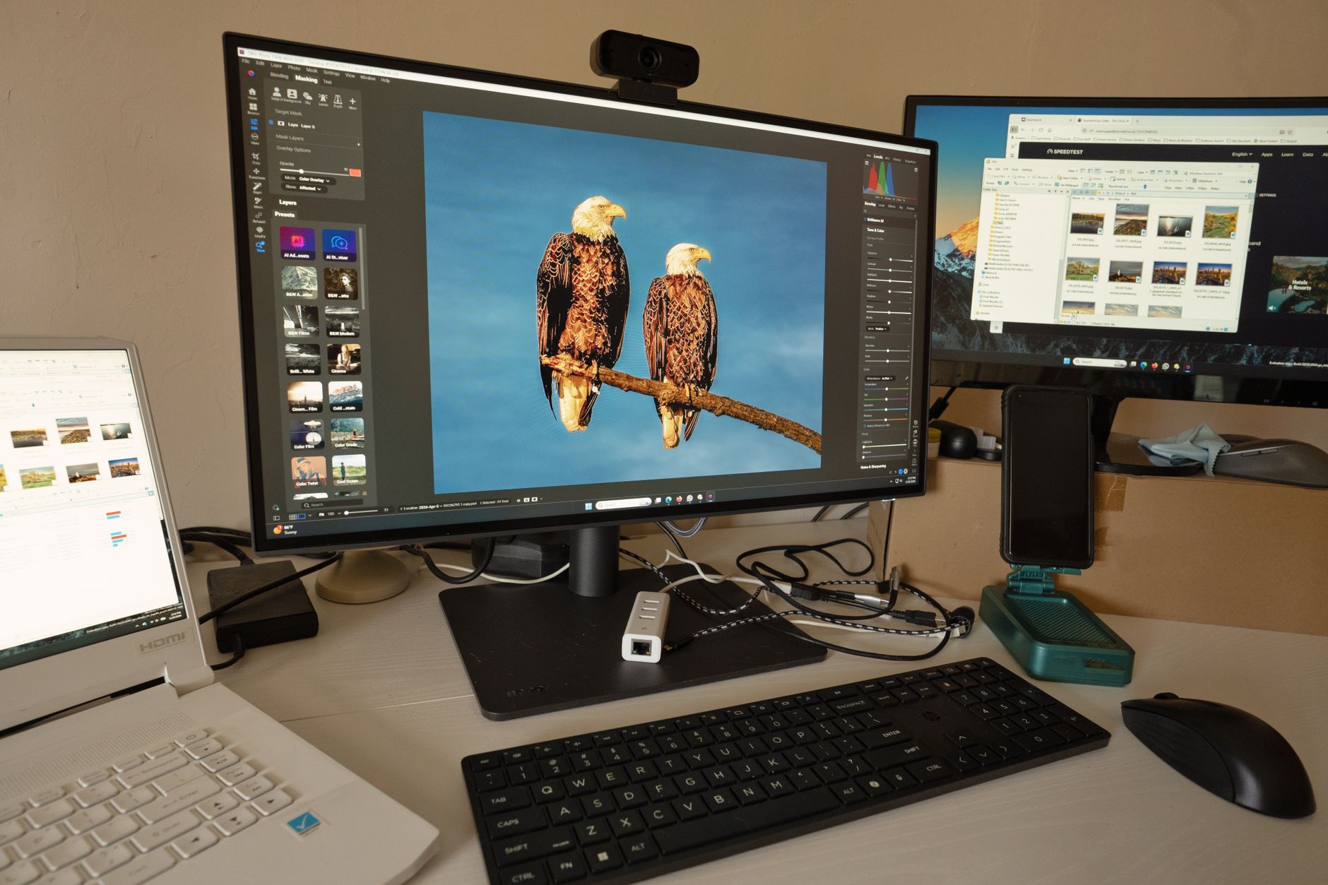 Home Office Showdown: Monitor or Crocodile—Which Wins? - Prime Reviews Pro