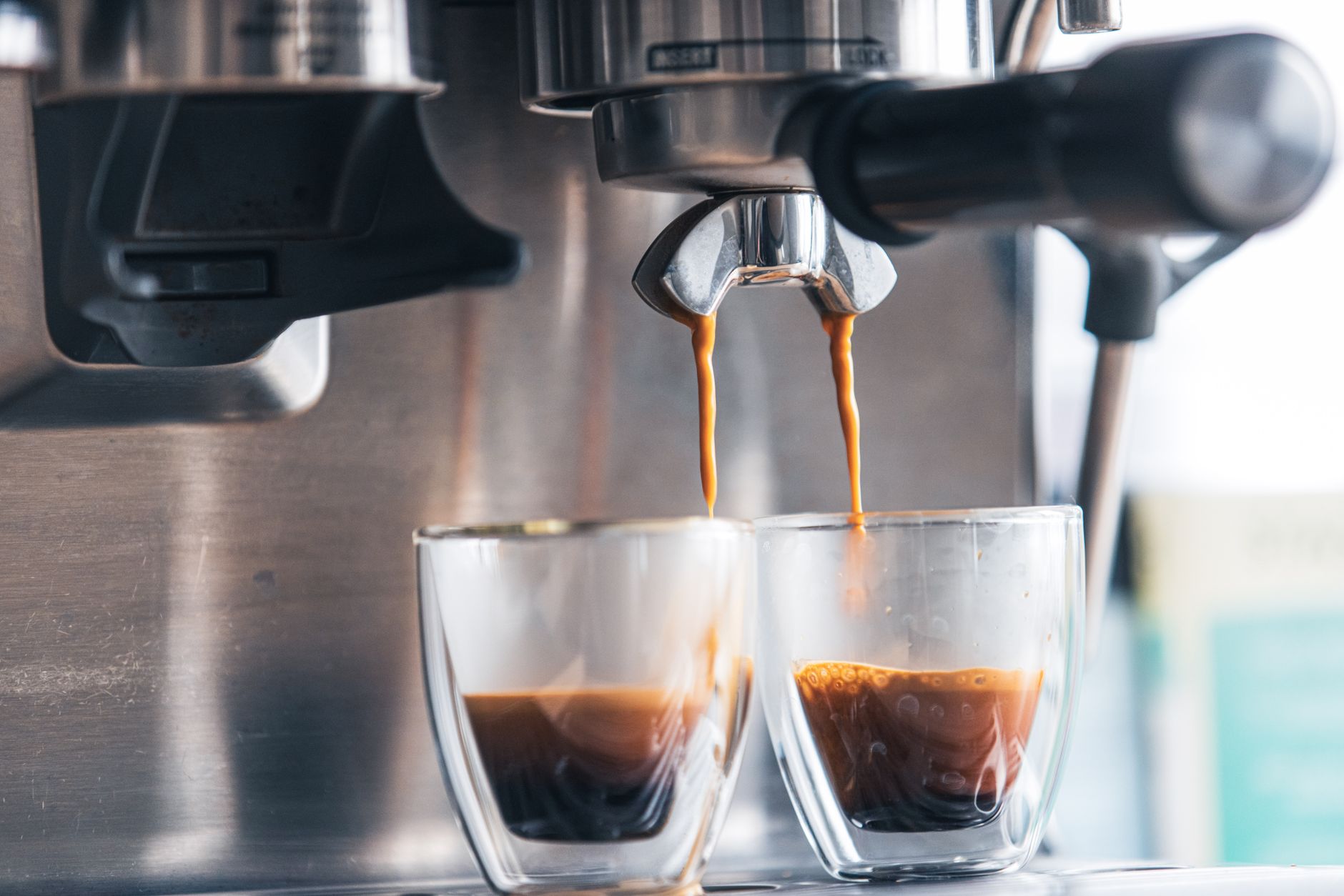 De'Longhi vs Breville: Which Espresso Machine Wins? — Quick Comparison Table: De'Longhi vs Breville