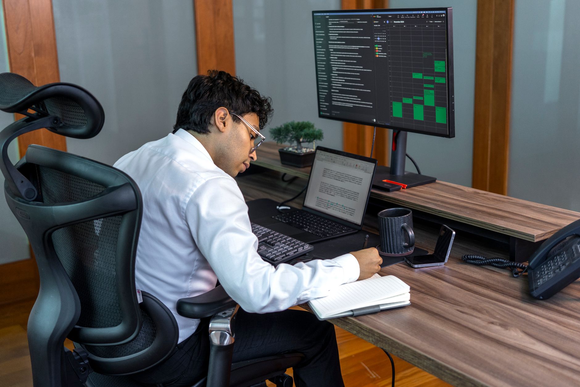 Steelcase Gesture Chair Review: Arm adjustability and lumbar support for mixed-device use — 1. Quick take