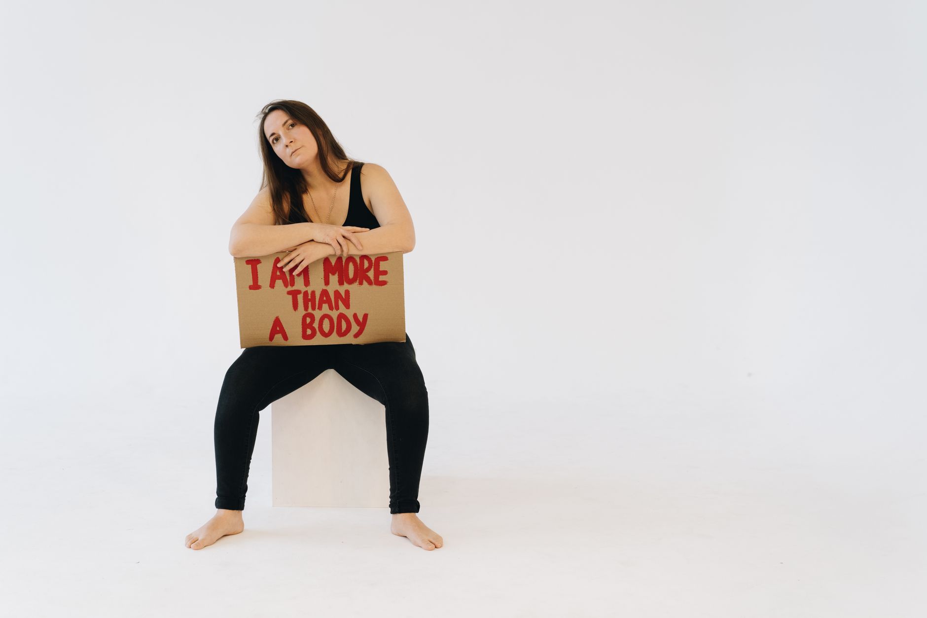 Standing or Sitting: Which burns more calories at home? â Why the Question Matters More Than Ever in 2026