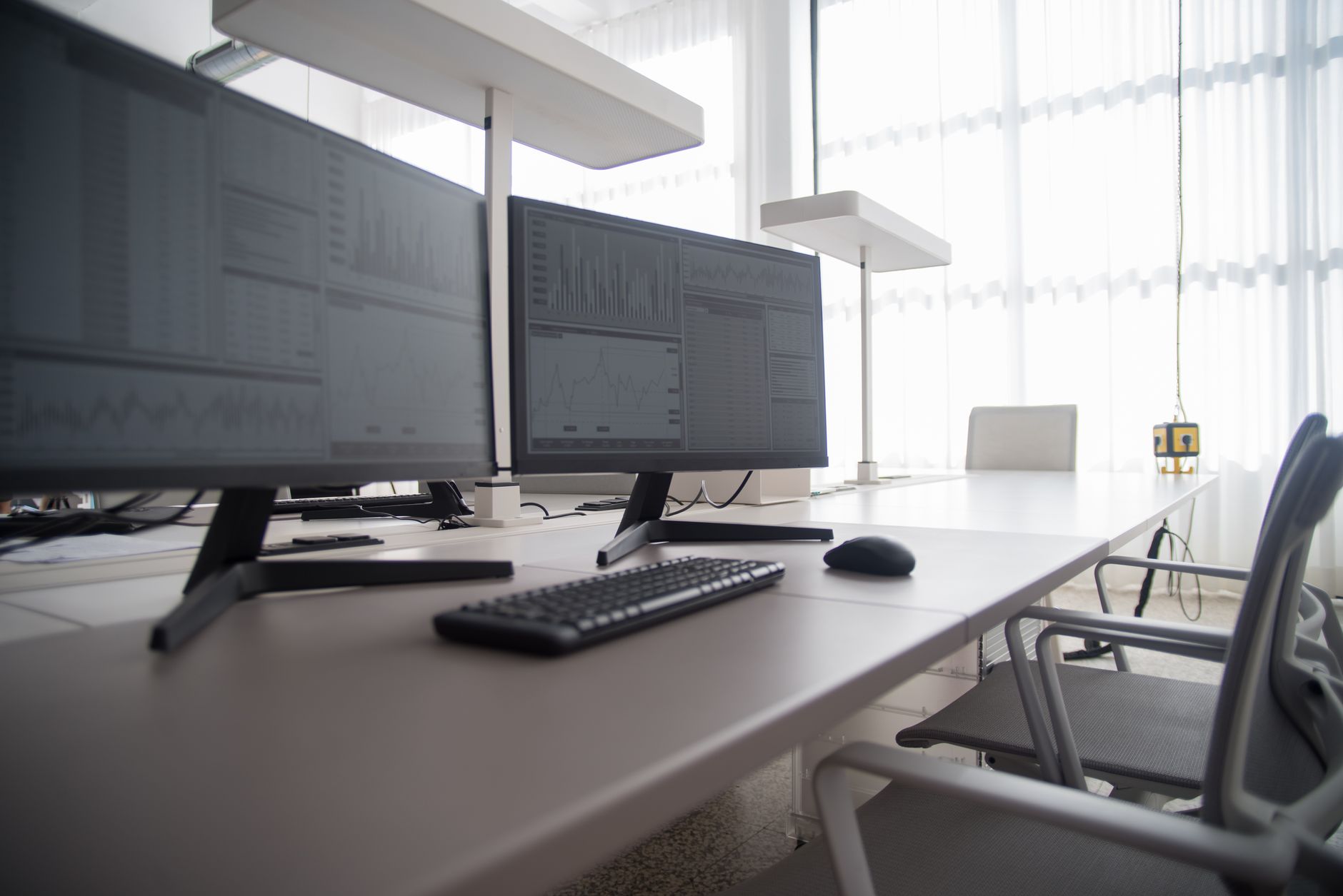 Which standing desks top 2026 rankings? Find out — The 2026 Standout Contenders