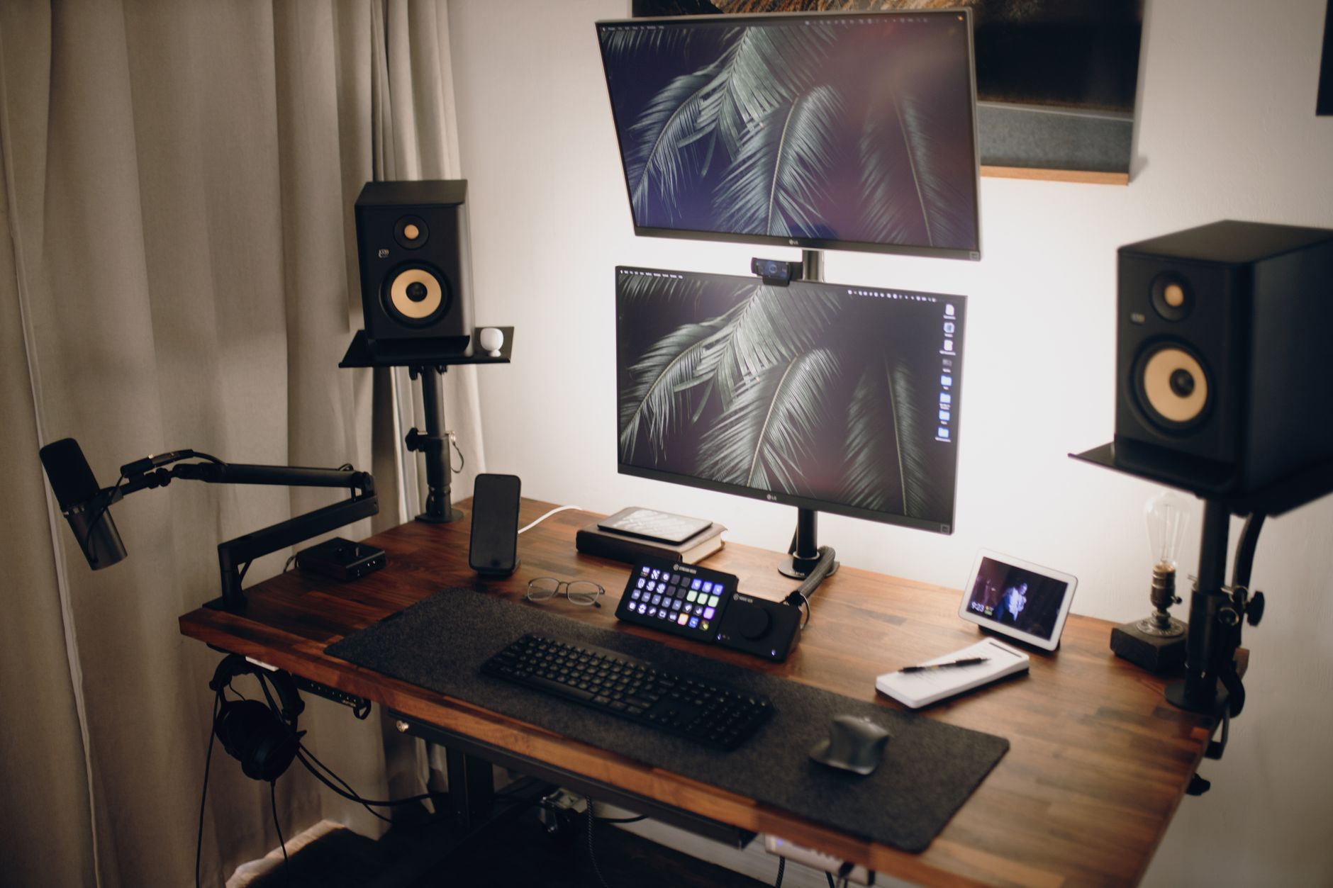 Which Home Office Monitors Dominate 2026? A Full Overview — Related Articles