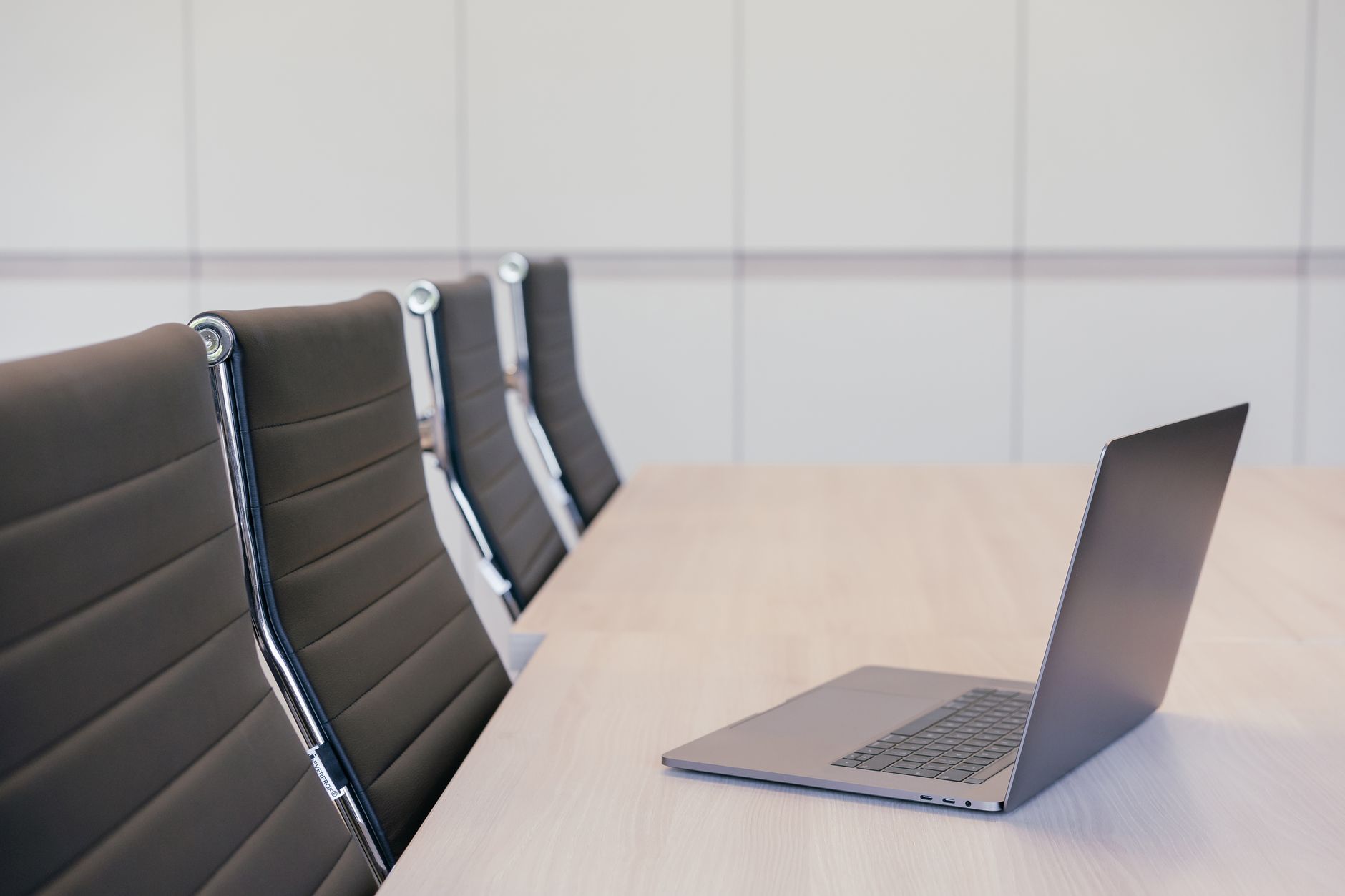 Which office chairs are defining comfort in 2026? — Ready to Buy?